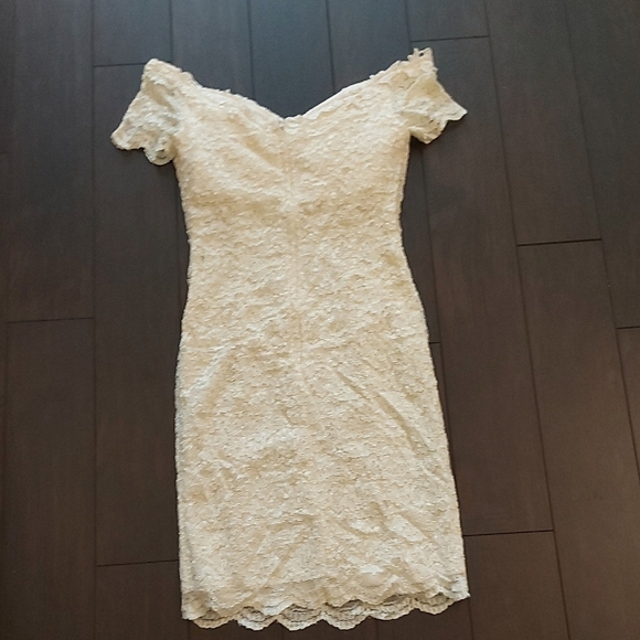 Vintage Cream Cap Sleeve Off-Shoulder Lace Mini Dress - Picture 3 of 4